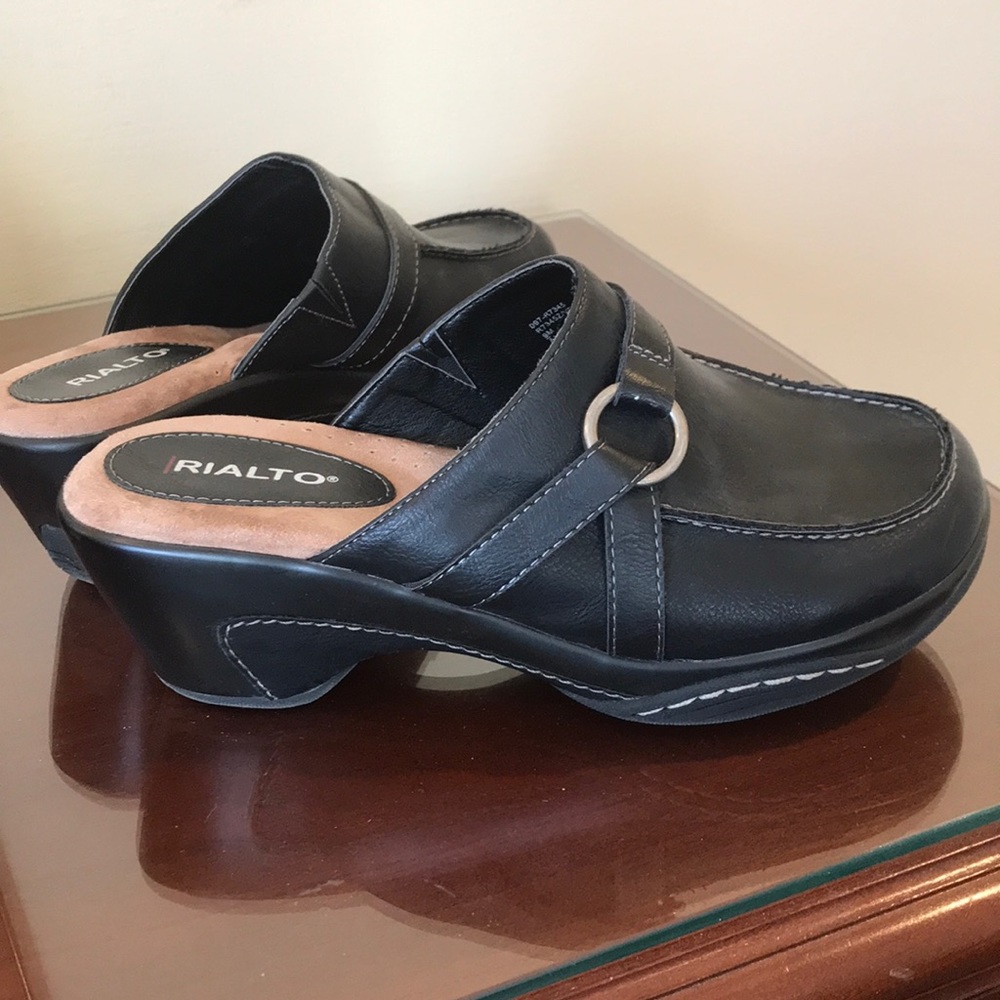 Clogs - Picture 4 of 5